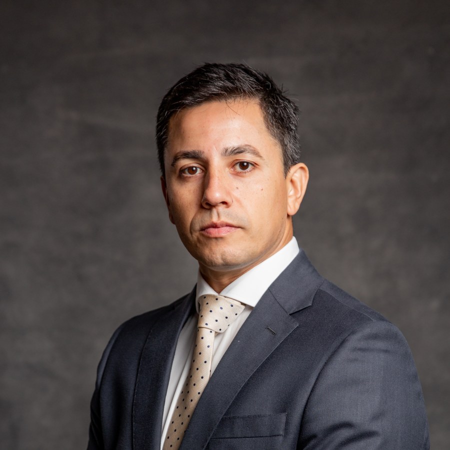 Retrato institucional de Felipe Lima